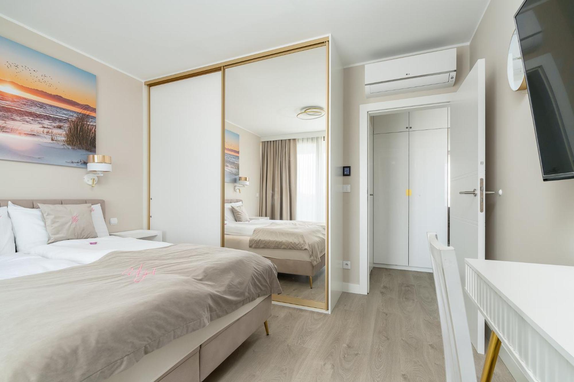 Your Holidays Waves Miedzyzdroje Bagian luar foto